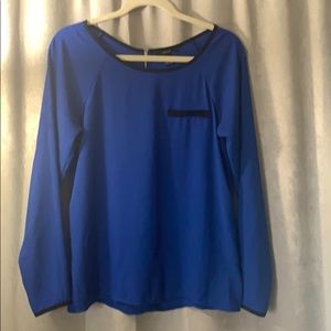 Long sleeve blue top with black border